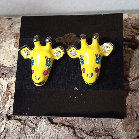 Vintage BETSEY JOHNSON A Day At the Zoo Collection Giraffe Head Post Earrings. - Picture 1 of 6